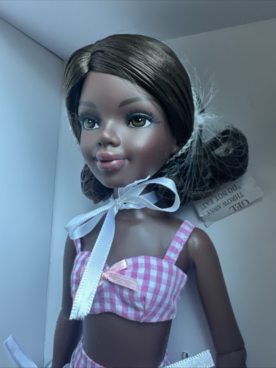 TONNER VDC 2025 ELLOWYNE WILDE BEACH BLANKET ZEE 16” AA FASHION