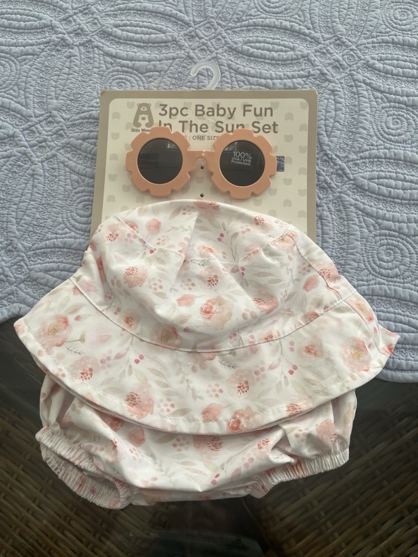 Brand New  Lil Wonder 3 Piece Fun in the Sun Set-Shades, Sun hat & Diaper Cover
