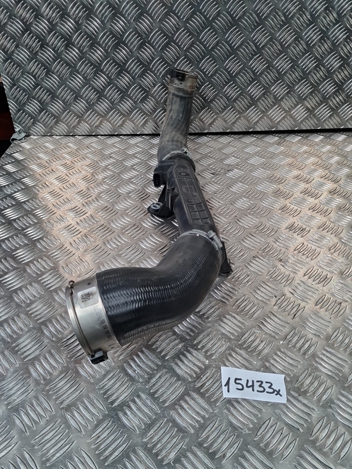 2016 VOLVO V40 2.0 DIESEL INTERCOOLER HOSE PIPE 31422153 eBay