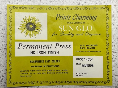 Vintage 70s SUNGLO Pink Tablecloth and 4-Napkins Set 52"x70" Rectangle NEW - Picture 2 of 5