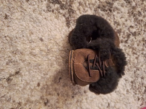 UGGS TODDLER SZ L - Picture 3 of 3