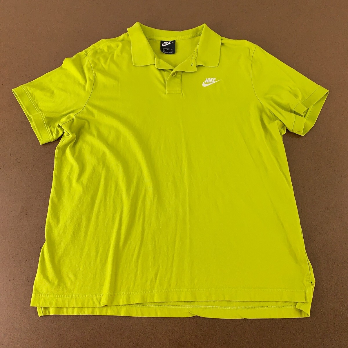 Nike Sportswear Men's Size XL Lime Green Short Sleeve