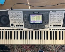Yamaha PSR-2000 Digital Piano Keyboard With Power Adaptor, shipping available