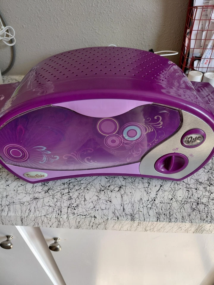 Easy Bake Purple 2013 Ultimate Oven Hasbro, Tested Works, oven only - Image 3 of 4