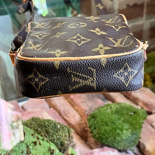 LOUIS VUITTON Danube 15 Monogram Canvas Vintage Mini Crossbody Bag - Picture 4 of 16