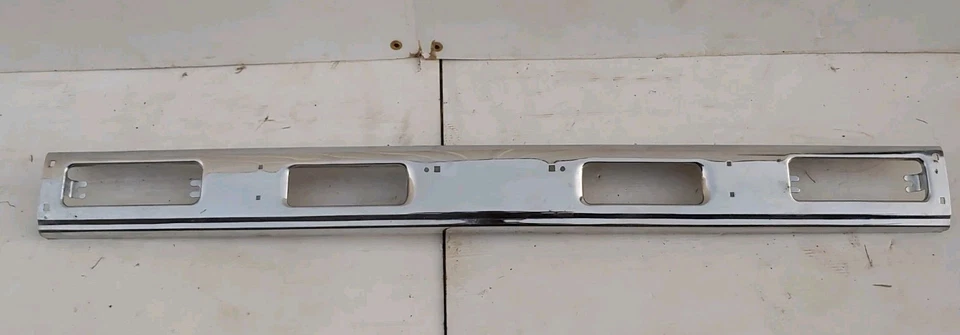 NOVO DATSUN NISSAN 720 PICK UP UTE MODELO 1984 85 PARA-CHOQUE DIANTEIRO CROMADO  - Imagem 2 de 3