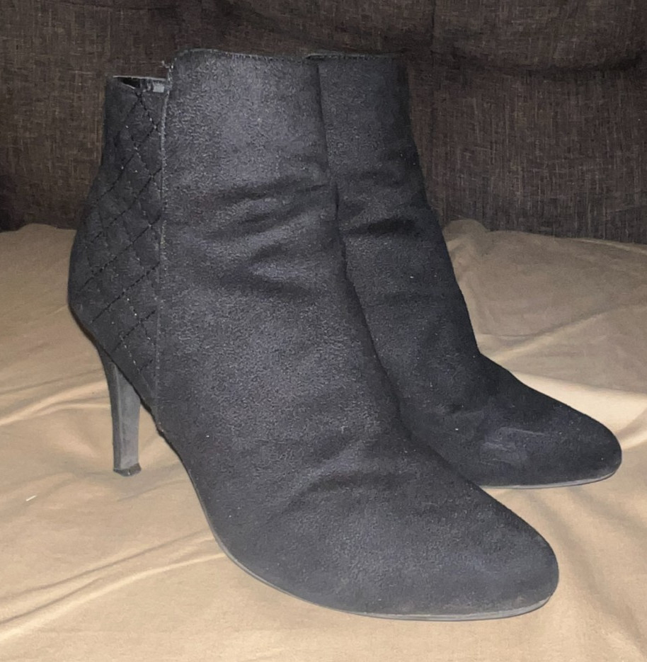 Comfort Women’s Black Faux Suede Ankle Boots Zipper Booties US 7