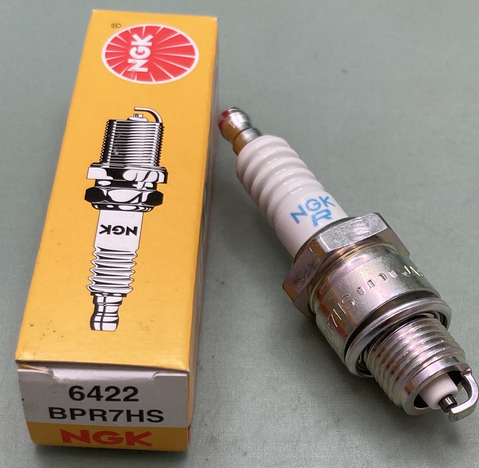 QTY 2 New Genuine NGK 6422 Spark Plug