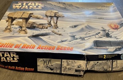 Vintage 1995 AMT ERTL Star Wars Model Kit Battle of Hoth Action