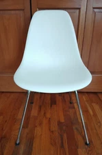 $395 HERMAN MILLER EAMES Chair DSX White Molded Plastic Trivalent Chrome Legs