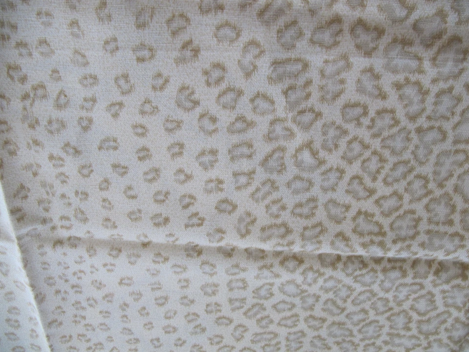 23" L x 52"W New Piece Linen Fabric(Remnant), Animal Print - Image 3 of 4