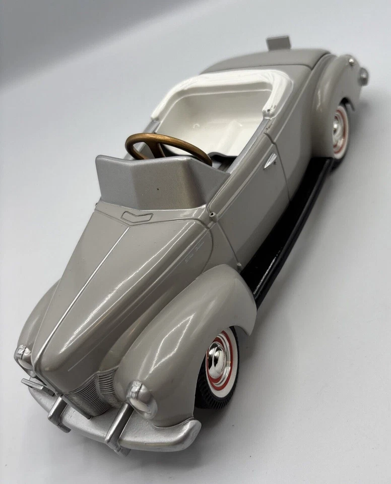 Gearbox 1940 Ford Deluxe Coupe Convertible Pedal Car Bank Diecast Gray NO KEY - Image 3 of 4