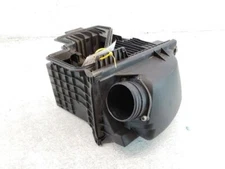 2006 BMW 750i Front Right Air Cleaner Box Assy OEM 13717541063       