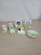 مجسمات الشخصيات 'Enola' Colectables