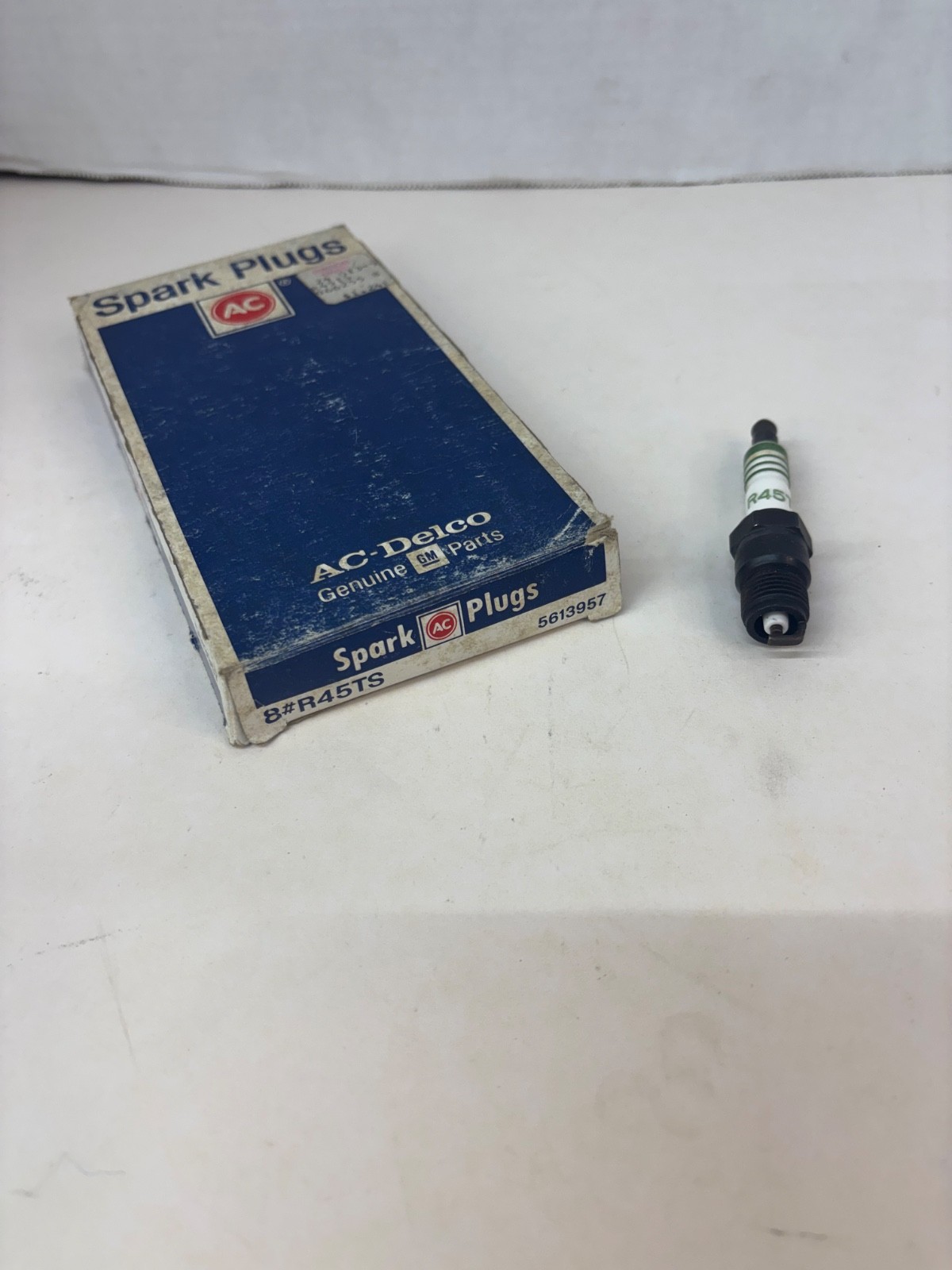 NOS AC DELCO # R45TS SPARK PLUGS 8 GM #5613957