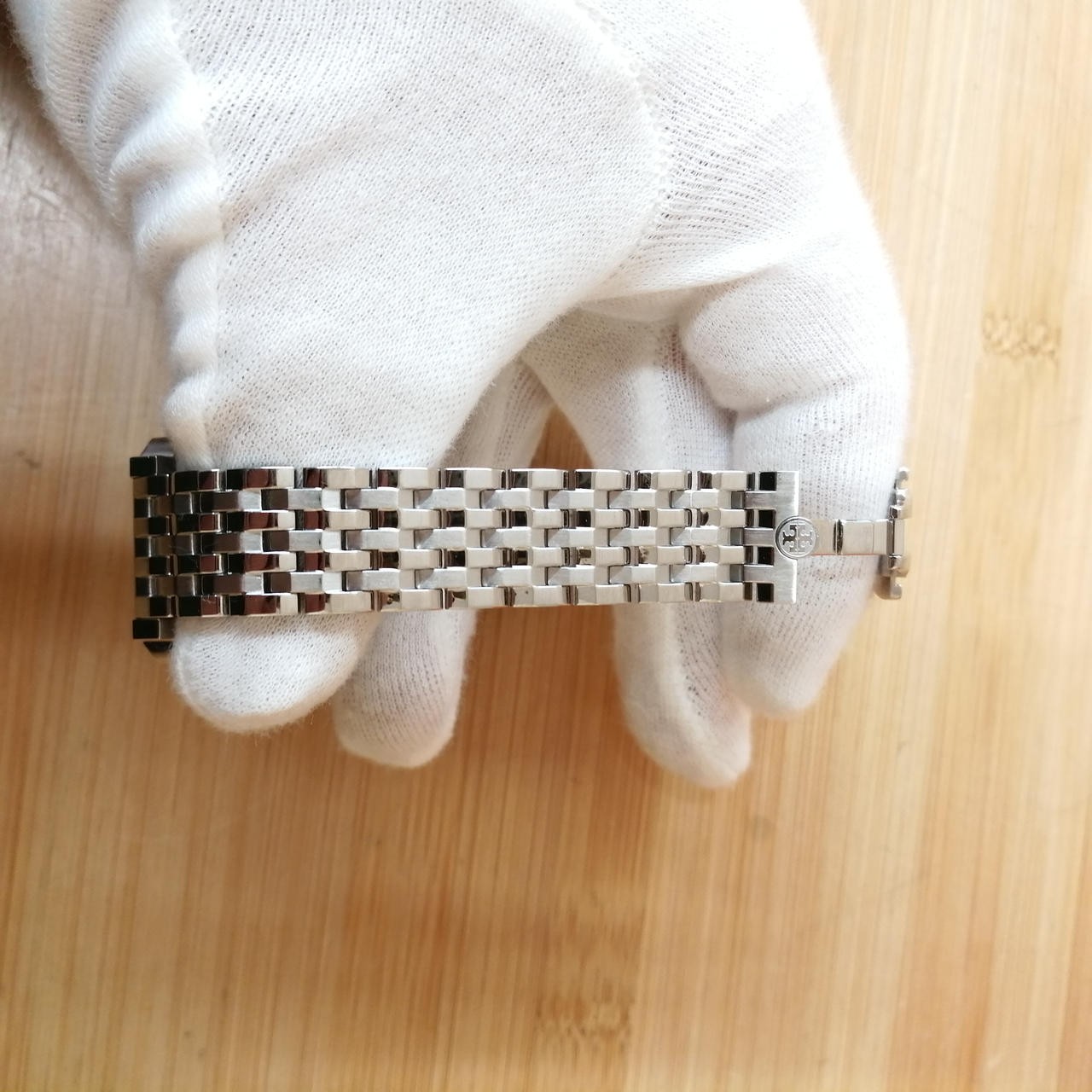 Tory Burch TBW1510 Quartz Mens Watch 40mm Silver Used thumbnail 9