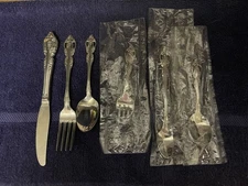 Oneida Baby & Child Six Piece Stainless Flatware Set