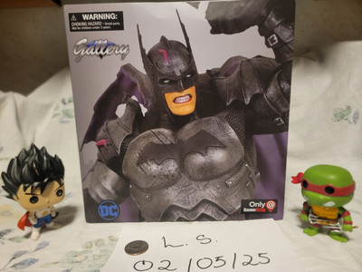 DC Gallery Batman Armored Edition Statue Diamond Select Pvc Diorama GameStop
