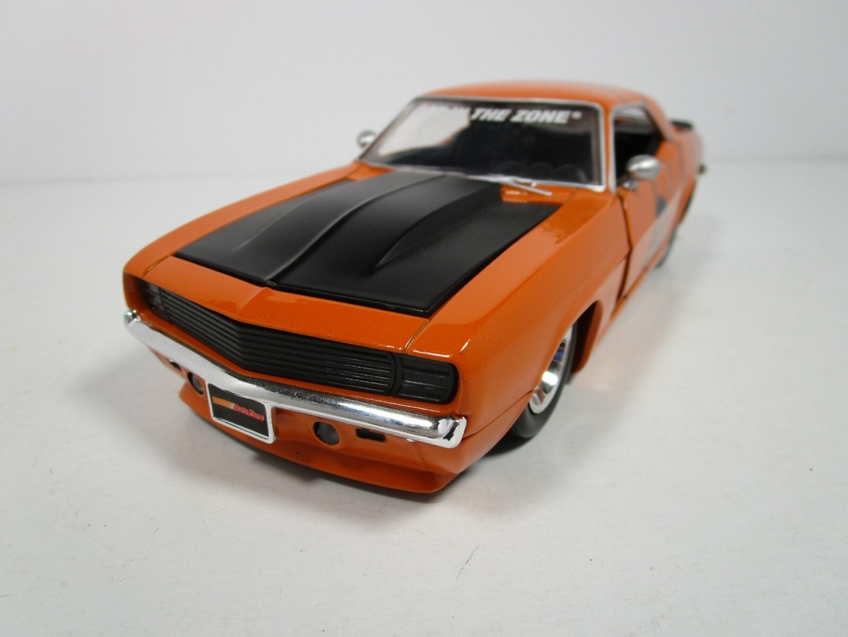 ミニカー Jada Toys 1 24 BIGTIME Muscle 1969 Chevy Amazon.com: Jada Toys Bigtime Muscle 1:24 1969 Chevy Camaro