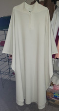 PRIEST CLERGY OFFICIANT CHASUBLE VESTMENT IVORY UNADORNED L-XL VERY NICE 8