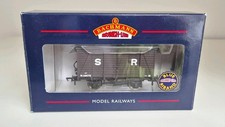 Bachmann 38-070 12 Ton Southern Planked Vent Van SR large Insignia. BRAND NEW.