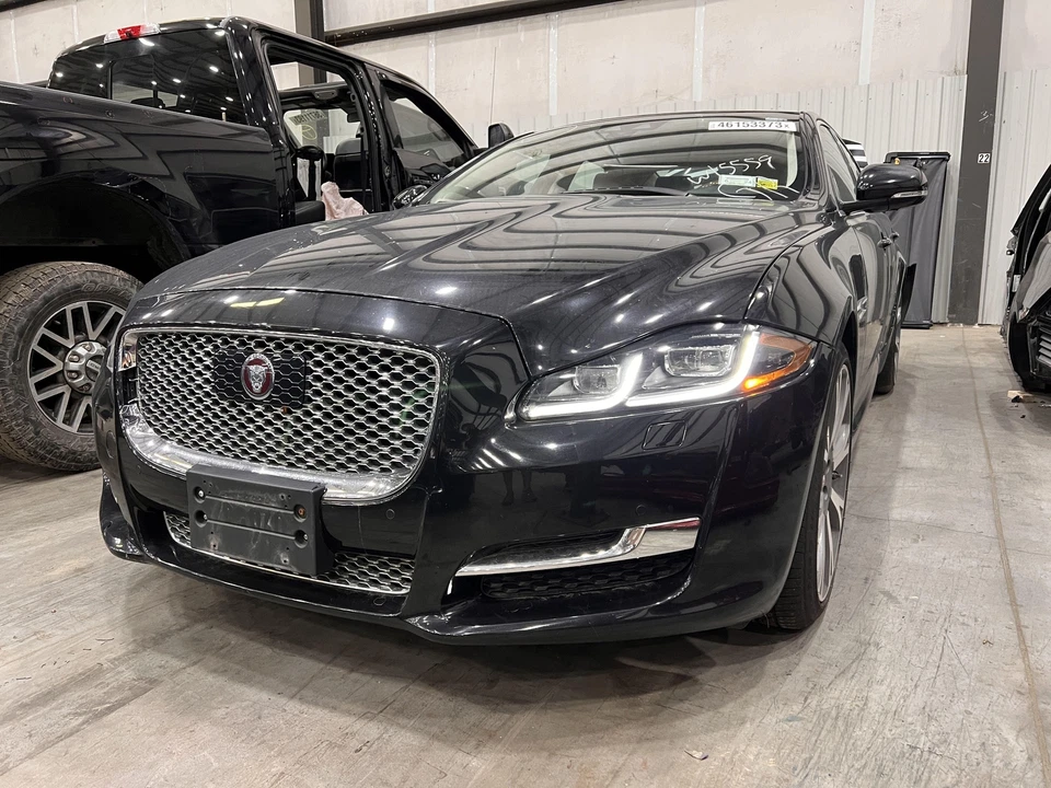 2010 - 2019 JAGUAR XJ OEM X351 RIGHT CENTER PILLAR (124'' WB) *STRUCTURE CUT* Foto 2 de 4