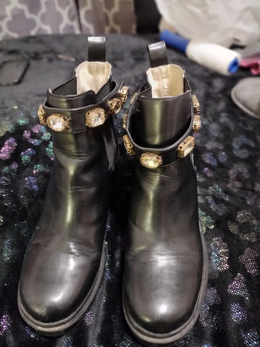 Steve Madden Jamulet Boots Black With Diamond Straps