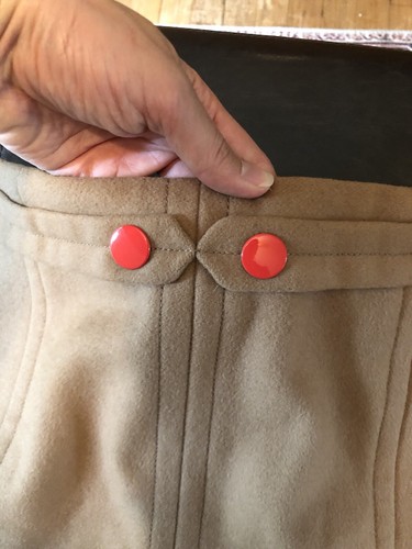 Marc Jacobs 100% Wool Skirt Camel Colored With Orange Button Detail Sz 6 EUC! - Picture 4 of 12