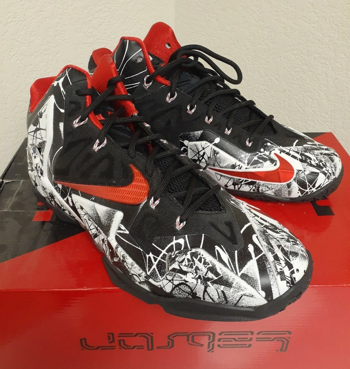 Brand New In The Box Nike Lebron James XI 616175 100 Size 10