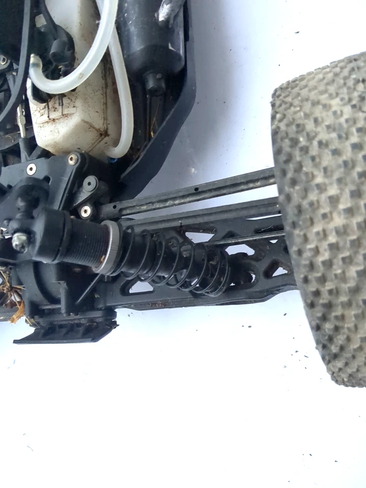 Losi 8ight 1/8 Nitro Buggy - Image 4 of 4