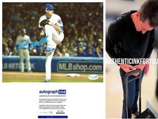 KYLE HENDRICKS SIGNED 8X10 PHOTO CHICAGO CUBS 2016 WS - AUTOGRAPH ACOA + PROOF