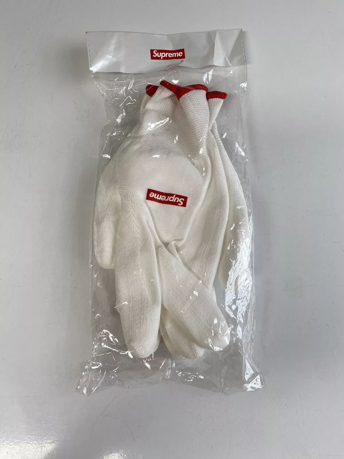 EN MAIN * NEUF gants caoutchoutés blancs authentiques Supreme FW20