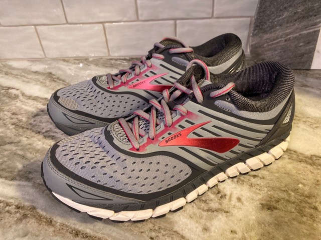 brooks ariel tennis shoes