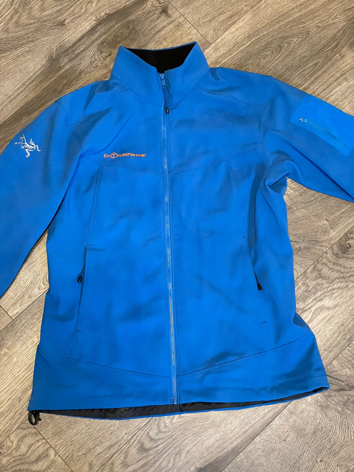 Giacca da donna blu Arc'teryx Epsilon LT taglia L large ricamata