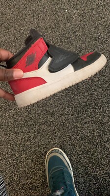 Nike Sky Jordan 1 weiß schwarz rot ohne Karton UK5 beschädigt aber tragbar