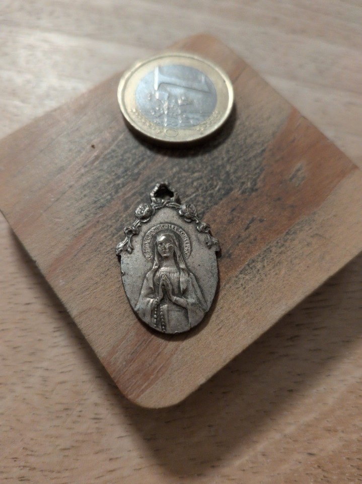Médaille Religieuse Ancienne Lourdes Ste Bernadette Apparition | eBay