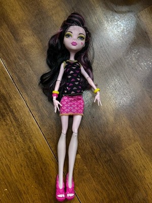Monster High Draculaura Creepateria Doll Mattel 2008 