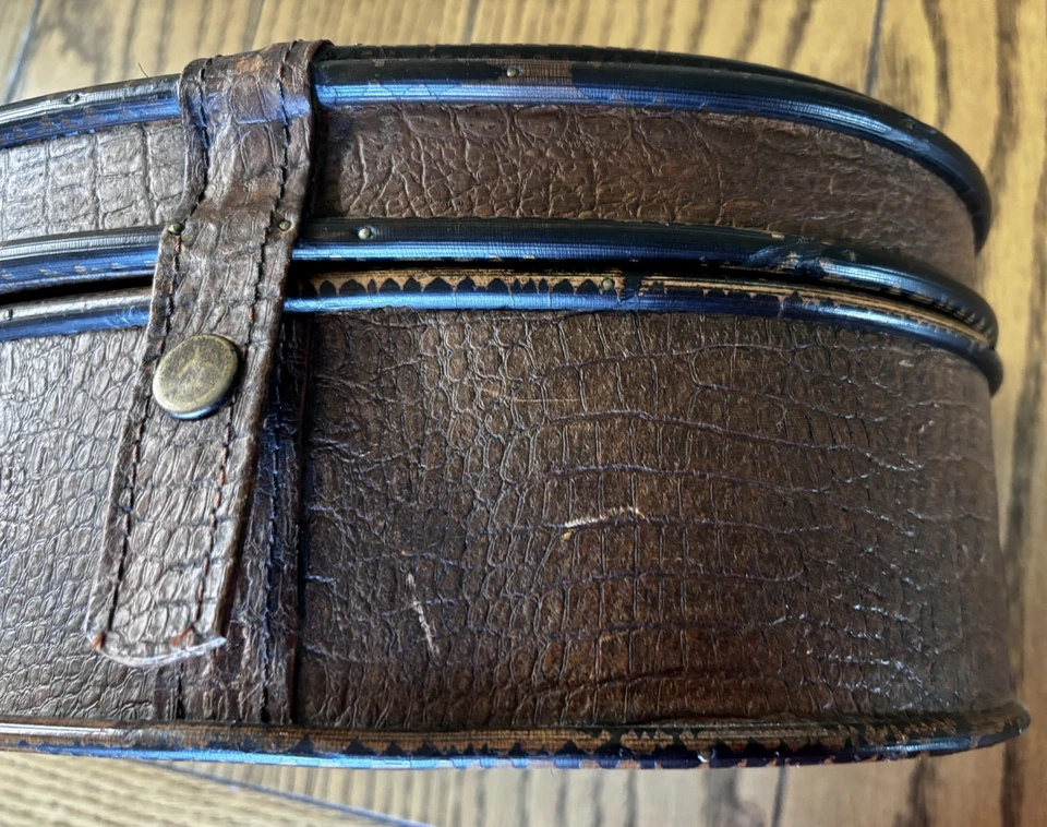 Antigua caja de cuello de cuero eduardiano (tal vez cocodrilo): estuche de viaje para caballero Foto 3 de 4