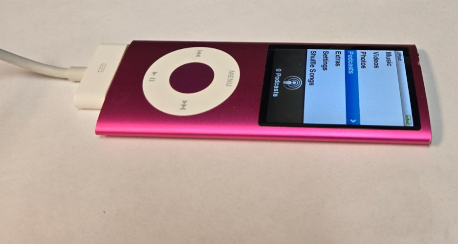 Apple iPod Nano 4th Generation A1285 8GB Music Player 2287 - Pink