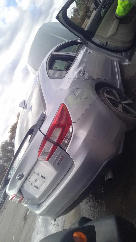 Conjunto de suspensión trasera izquierda Ind Rr usado se adapta a: Subaru Impreza 2017 sin cruz Foto 3 de 4