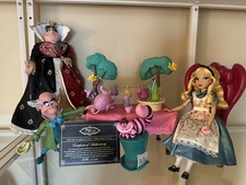 Disney Alice In Wonderland Queen Of Hearts Fairytale Designer Exclusive Doll Set