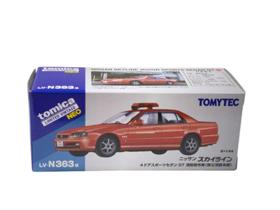 Tomytec Tomica Limited Nissan Skyline 4-Door sports sedan fire