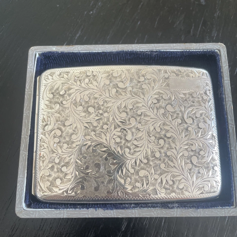 CAJA DE CIGARRILLOS JAPONESA DE PLATA ESTERLINA 950 PERSEGUIDA A MANO - COMO NUEVA  Foto 3 de 3