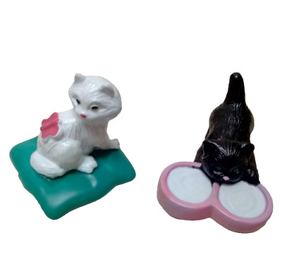 M.E.G. Kitty in My Pocket Orient Black Cat MILKY WHITE CAT Vintage 1990s Figures