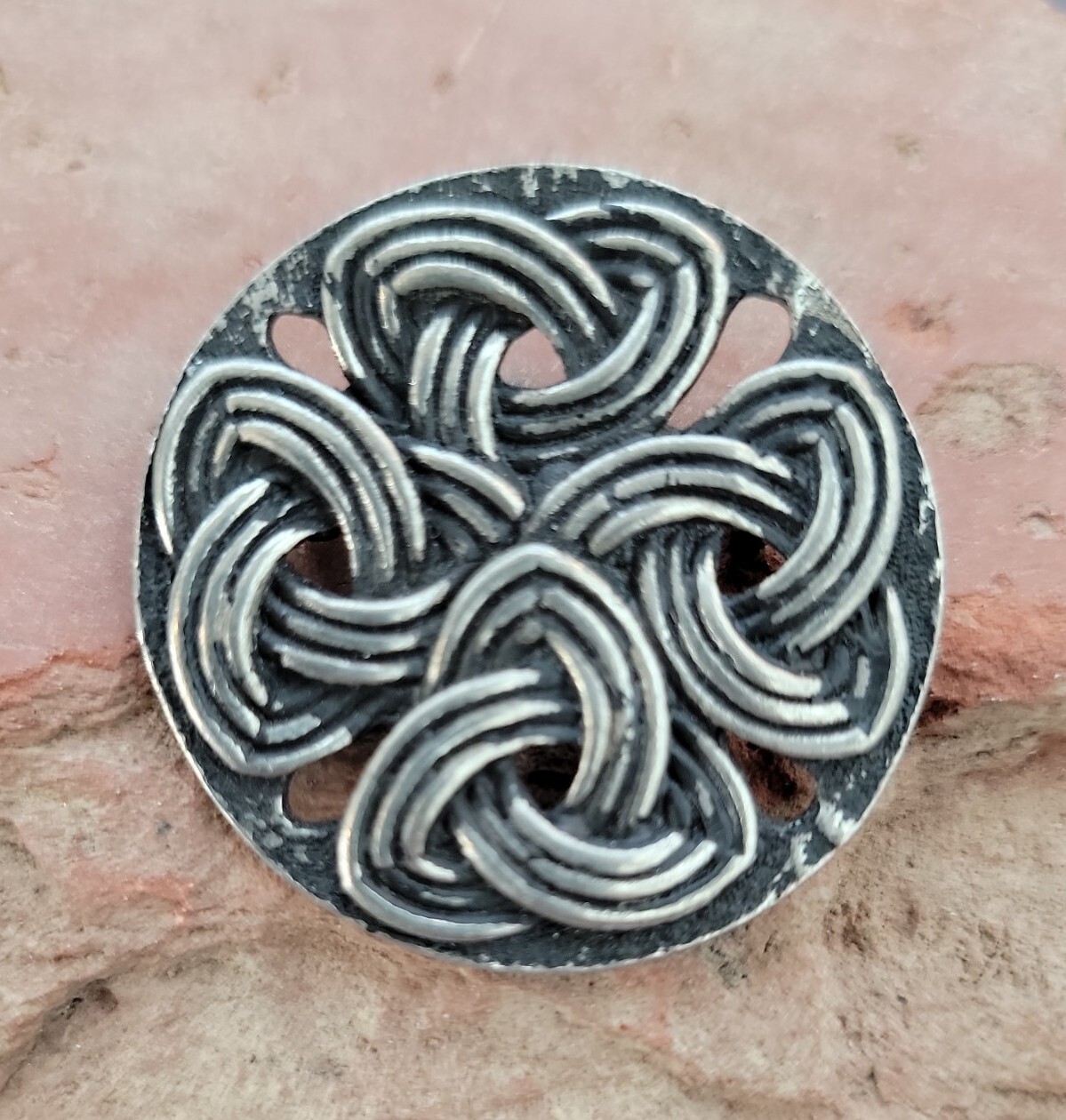 Solid Pewter Celtic Knot Brooch Kaleidoscope Effe… - image 1