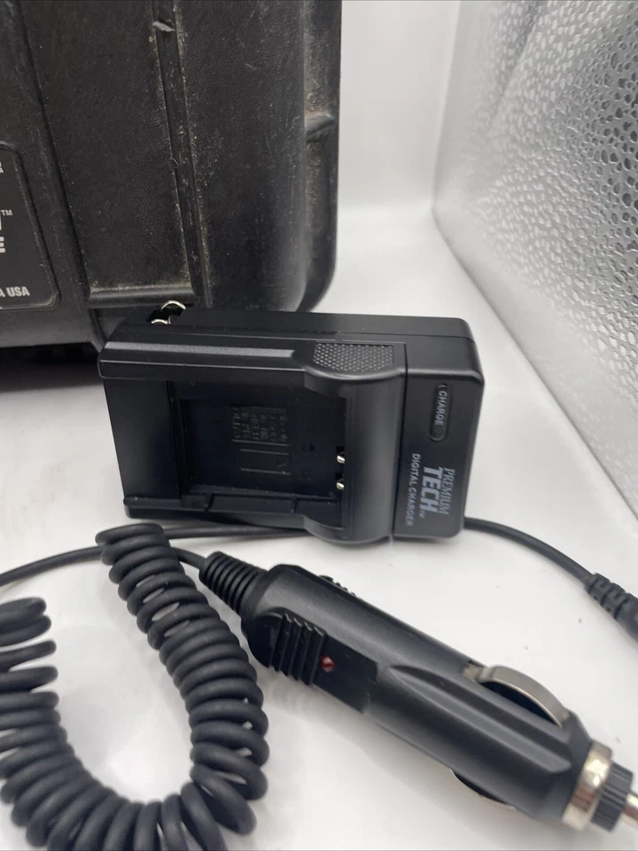 Cámara digital compacta Olympus SP-800UZ 14 MP 30x lente y estuche Pelican 1200**Leer Foto 4 de 4