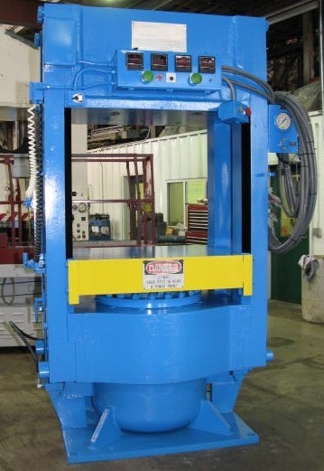 520 Ton EEMCO 41" x 33.5" hydraulic press