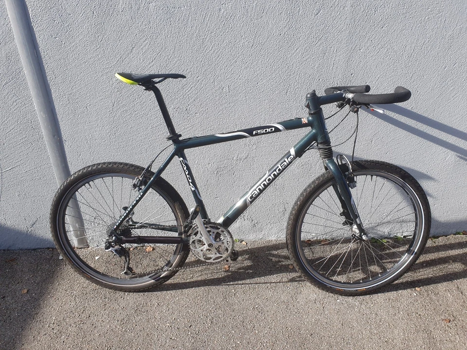 CULT oldschool Cannondale F500 26“ unique custom MTB fatty magura race line