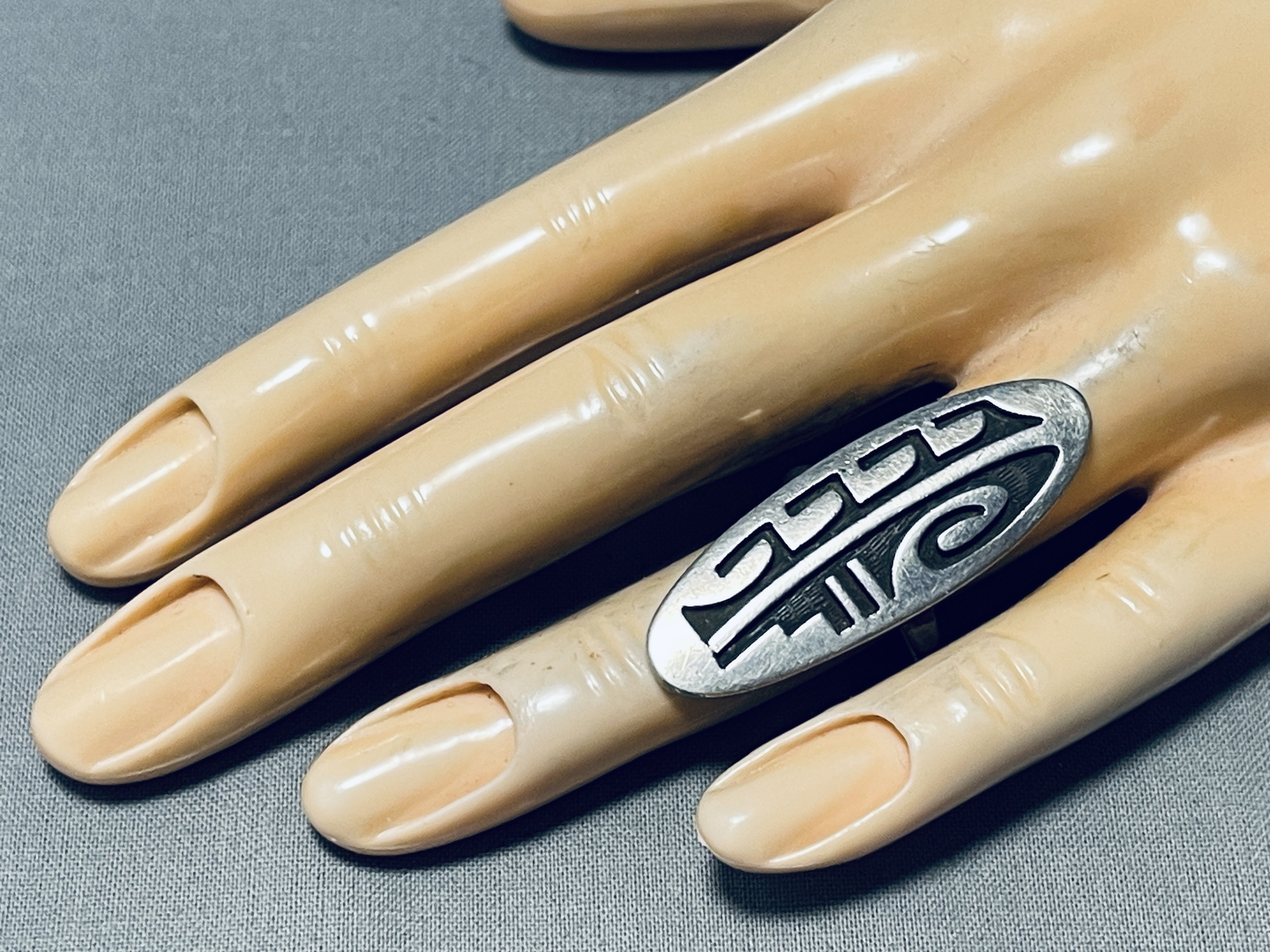 VERY IMPORTANT LAWRENCE SAUFKIE VINTAGE HOPI STERLING SILVER RING