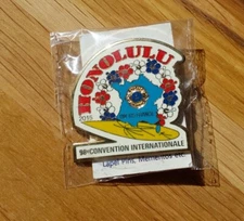 PIN'S BADGE HONOLULU 2015 98e LIONS CLUB INTERNATIONAL MD103 TEC BROTHERS
